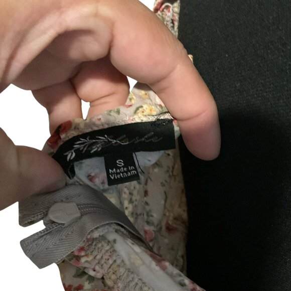 ASTR Shirred Flutter Floral Feminine Summer Party Ruched Mini Dress Size Small - Picture 11 of 11